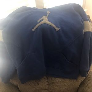 Men’s Jordan Sweatshirt with hood and pockets